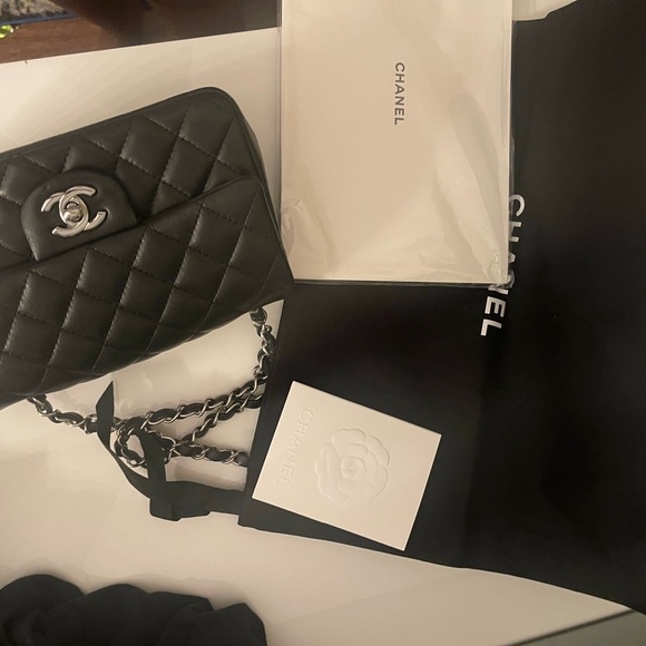 Only worn once for a few hours. Comes with everything including purchase bag. - Picture 5 of 8